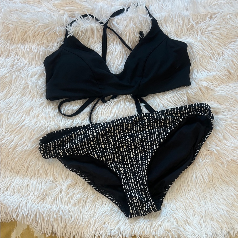 Athleta Black and White Bikini Set - small